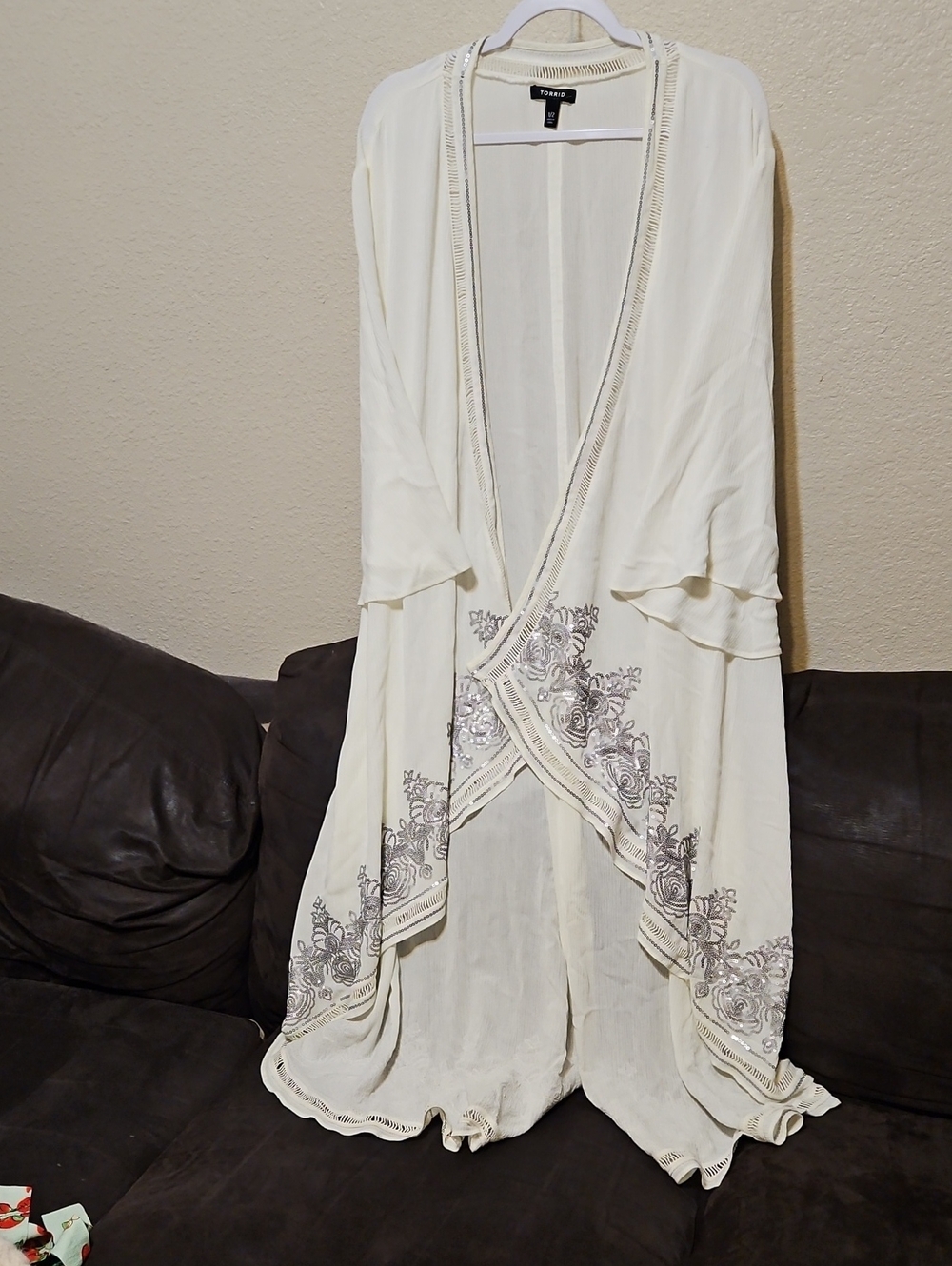 torrid White Embroidered Open-Front Kimono Cardigan